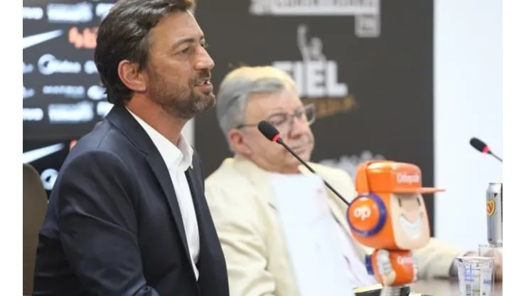 Staff de Duílio renova com crias da base do Corinthians, mas situação de volante ainda é indefinida