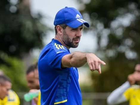 Reforço indicado por Pezzolano chega em BH para assinar com o Cruzeiro