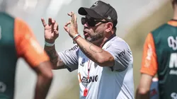 Turco Mohamed terá time completo para a disputa do clássico com o Cruzeiro, no dia do aniversário do técnico