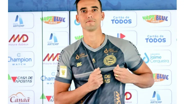 Divulgação/EC Bahia. César chega para disputar titularidade com Danilo Fernandes durante campanha n Série B