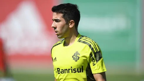Foto: (Flickr Oficial Internacional/Ricardo Duarte/Internacional) - Recém-contratado, Carlos De Pena esteve presente no treino do Internacional neste sábado (2)