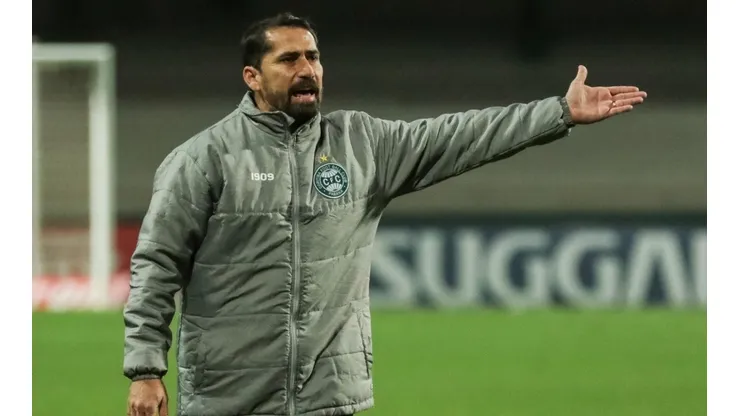 Robson Mafra/AGIF - Professor não quer saber de favoritismo