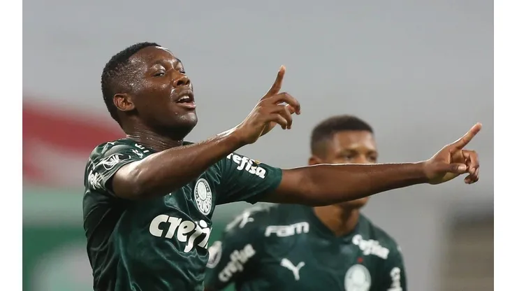 Assessoria de PK defende volante após ataques de palmeirenses ao jogador na web