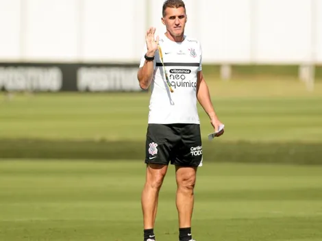 Pupilo de Mancini vê Corinthians em cima do muro e recebe convite para jogar a Série B