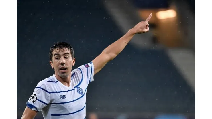 Foto: Matteo Cogliati/Soccrates/Getty Images - De Pena tem contrato no Dínamo até dezembro e guerra no Leste Europeu faz uruguaio querer ficar no Brasil