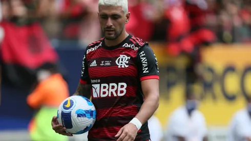 Gil Gomes/AGIF - Arrascaeta volta a ser relacionado pelo Flamengo