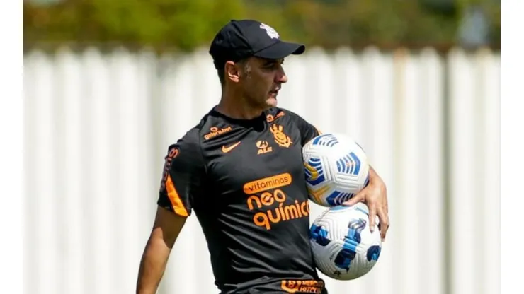 Foto: (Twitter Oficial Corinthians/Rodrigo Coca/Agência Corinthians) - Vítor Pereira foi notificado que um de seus jogadores estendeu o vínculo com o Corinthians por mais duas temporadas
