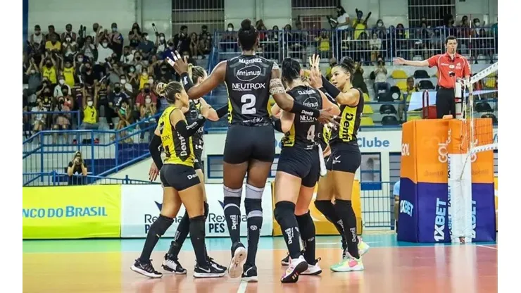 Eliezer Esportes/Praia Clube - Praia é um dos três times que já está na semi