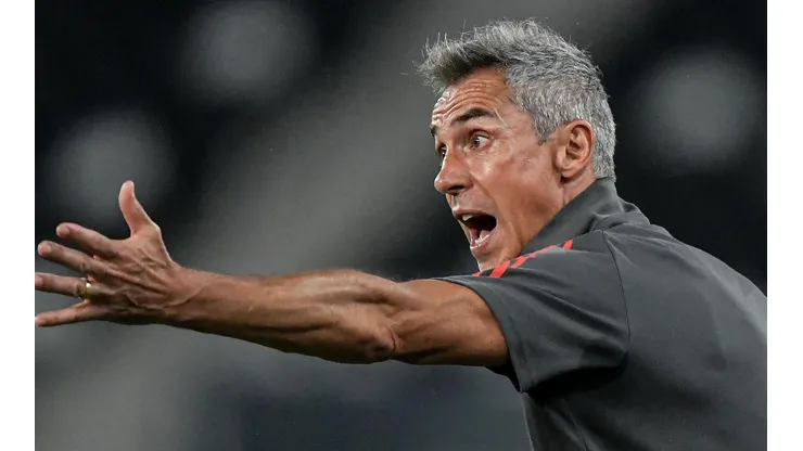Foto: Thiago Ribeiro/AGIF - Paulo Sousa não conta com o defensor na temporada.