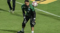 Alex Muralha será titular no Coritiba (Foto: Robson Mafra/AGIF)