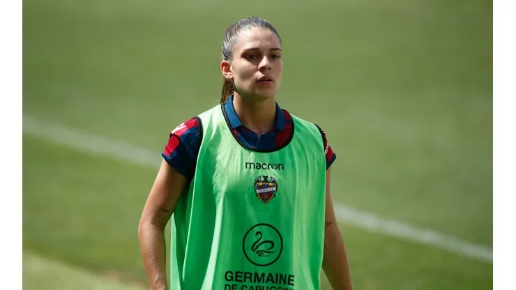 Gio Queiroz, hoje no Levante, abriu o jogo sobre situações complicadas vividas por ela no Barcelona