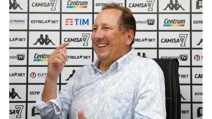 Foto: Vitor Silva/Botafogo - Textor vem investindo muito dinheiro no Botafogo.