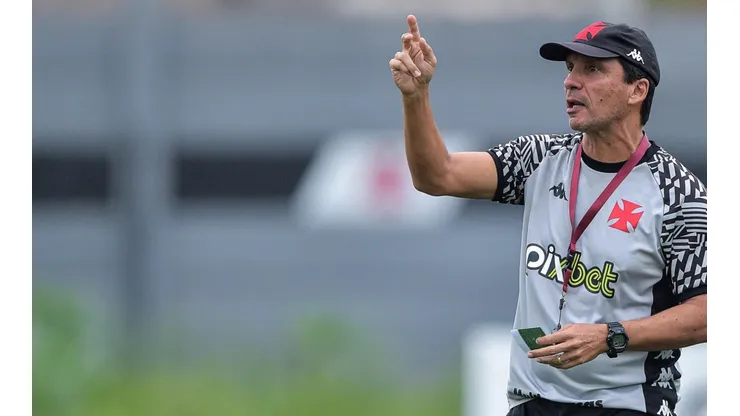 Foto: Thiago Ribeiro/AGIF - Zé Ricardo: deve receber novos reforços no Vasco em breve