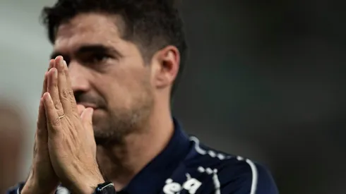 Foto: Jorge Rodrigues/AGIF | Abel implorou por permanência de atacante