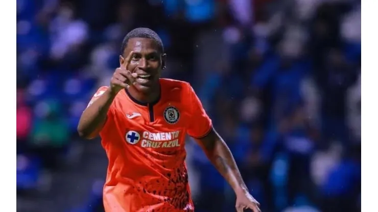 Manuel Velasquez/Getty Images - Angulo é um dos alvos do Santos