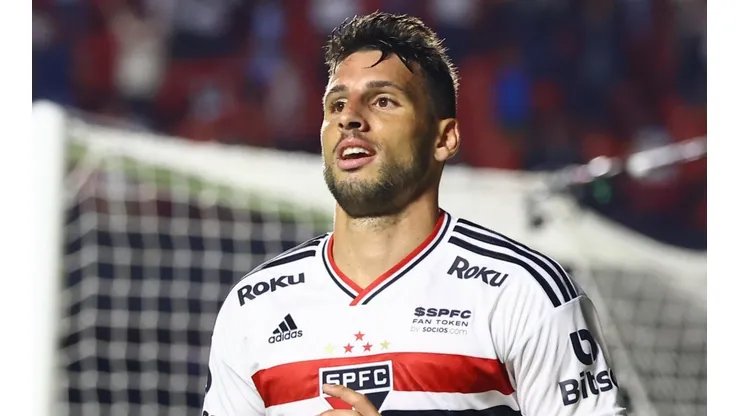 Calleri exalta desempenho da equipe, mas se rende a jogadores do Corinthians