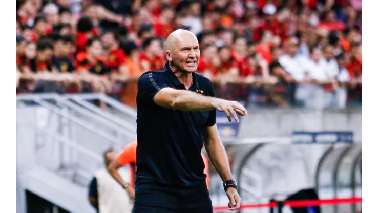 Foto: Rafael Vieira/AGIF | Dal Pozzo completou duas semanas no comando do Sport