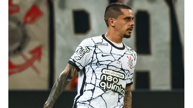 Fagner sofre lesão em clássico e tempo de recuperação surpreende; Entenda