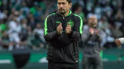 Robson Mafra/AGIF. Mesmo com um jogador a menos, Coritiba segura Athletico e avança para final do Paranaense.