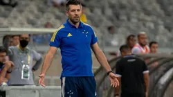 Foto: (Alessandra Torres/AGIF) - Paulo Pezzolano fez uma análise da vitória do Cruzeiro neste sábado (26)