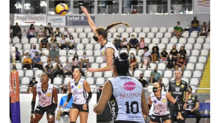 Foto: Savio Pereira/Inovafoto/CBV - Dentil/Praia Clube teve a melhor campanha na fase classificatória