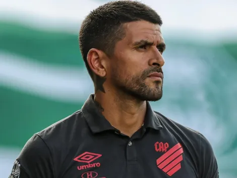 Lucho aponta problema do Athletico em clássico e manda recado à torcida