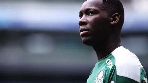 Foto: Ettore Chiereguini/AGIF - Patrick de Paula (foto) não é o único e Botafogo continua ativo no mercado; lateral do Santos foi ventilado no RJ