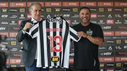 "Para o treinador lidar"; Sérgio Coelho 'joga' escolhas do Atlético nas mãos de Mohamed