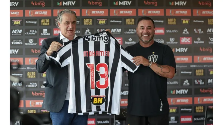 "Para o treinador lidar"; Sérgio Coelho 'joga' escolhas do Atlético nas mãos de Mohamed