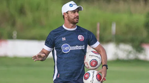 Foto: (Flickr Oficial Náutico/Tiago Caldas/CNC) – Felipe Conceição deve perder um defensor no Náutico para o restante da temporada