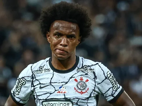 Willian quebra silêncio após sofrer lesão e preocupa Corinthians
