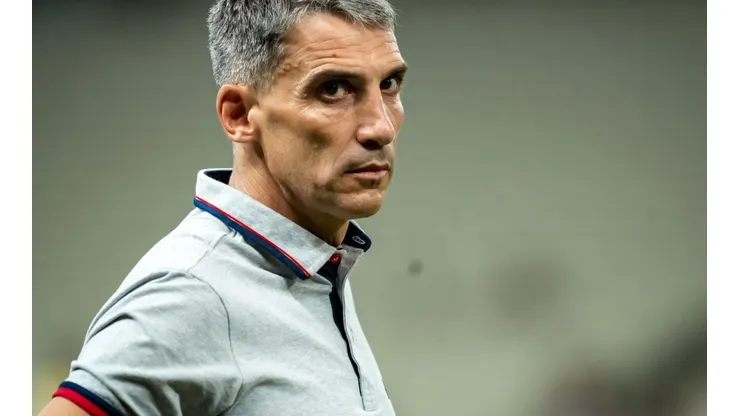 Vojvoda pediu ao Fortaleza a contratação de mais um atacante (Foto: Pedro Chaves/AGIF)