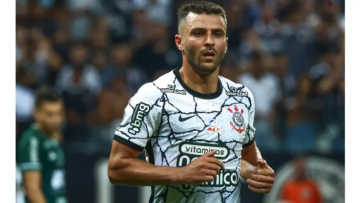 Foto: Marcello Zambrana/AGIF - Júnior Moraes (foto) teve plateia especial na Neo Química Arena contra o Guarani