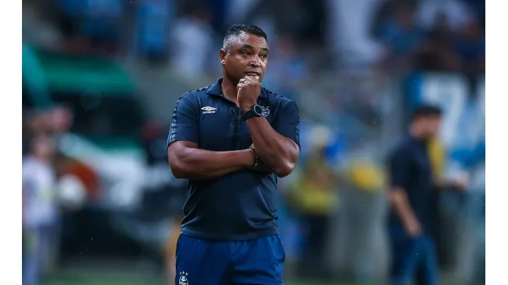Foto: Lucas Uebel / Grêmio / Divulgação - Roger Machado: tem desfalques no Grêmio para decisão do Estadual