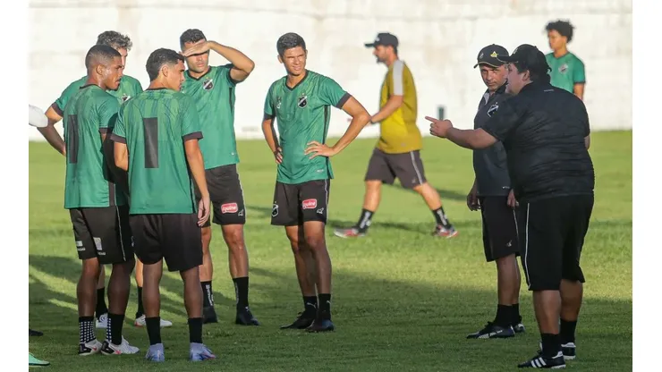 Rennê Carvalho/ABC F.C. Fernando Marchiori já comandou o primeiro treino à frente do ABC, de olho em próximo confronto.