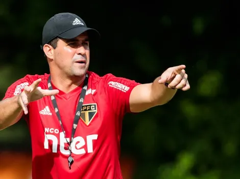 Cotia “toma conta” e renovação com defensor 'pupilo' de Jardine fica mais difícil no São Paulo