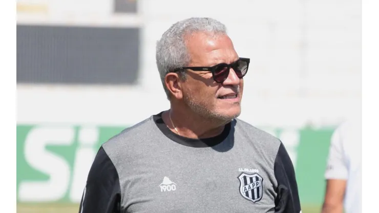 Foto: (Flickr Oficial Ponte Preta/Diego Almeida/PontePress) - Hélio dos Anjos deve ganhar mais um reforço na Ponte antes do início da Série B