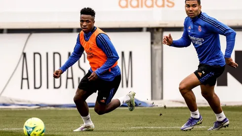 Foto: Antonio Villalba/Real Madrid via Getty Images | Vini Jr e Casemiro são peças chave do elenco do Real Madrid