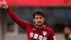 Foto: (XIN LI/Getty Images) - Aloísio 'Boi Bandido' deve voltar a atuar no futebol brasileiro depois de passar anos na China, e o Criciúma tem interesse na contratação do atacante