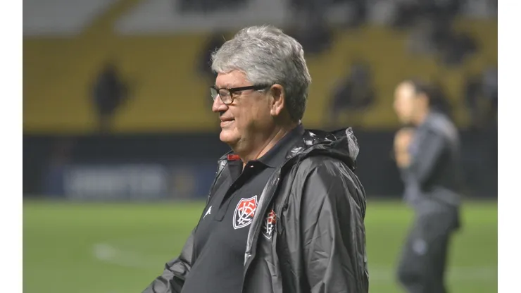 Foto: Lucas Colombo/AGIF | Geninho acumula outras passagens pelo Vitória