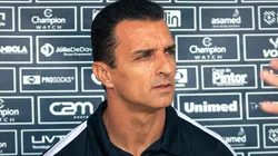 Foto: (Flickr Oficial Figueirense/Patrick Floriani/FFC) - Júnior Rocha vai ter que lidar com um desfalque de peso no Figueirense para o jogo de ida da semifinal do Catarinense