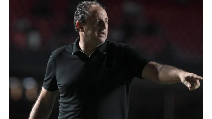 Fotos: Rubens Chiri / saopaulofc.net / Divulgação - Ceni: pediu apoio da torcida ao jovem formado em Cotia