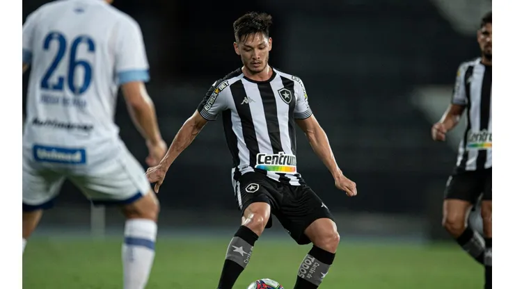 Jorge Rodrigues/AGIF - Oyama assinou contrato de 3 anos com o Fogão