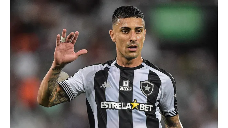 Foto: Thiago Ribeiro/AGIF - Sampaio: estreou com a camisa do Botafogo no clássico com o Fluminense