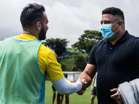 Camisa 7 do Corinthians é oferecido ao Cruzeiro, que aguarda 'ok' de Ronaldo