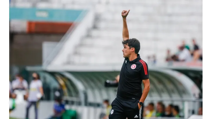 Luiz Erbes/AGIF - Medina é contestado no Internacional