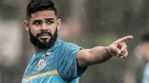 Foto: Ivan Storti/SFC - Felipe Jonatan vem sem espaço com Bustos e pode servir ao Peixe para contratações