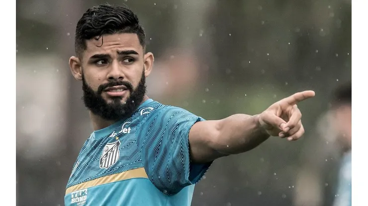 Foto: Ivan Storti/SFC - Felipe Jonatan vem sem espaço com Bustos e pode servir ao Peixe para contratações