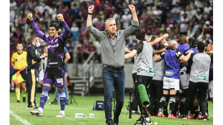 Foto: Kely Pereira/AGIF | Tiago Nunes conduziu o Ceará para a melhor campanha da fase de grupos da temporada 2022 do Nordestão
