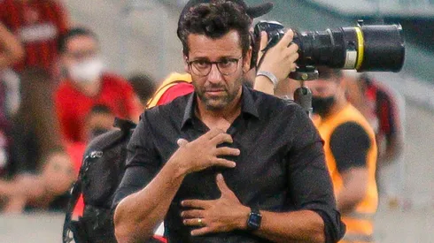 Foto: (Gabriel Machado/AGIF) - Alberto Valentim está pressionado no Athletico Paranaense